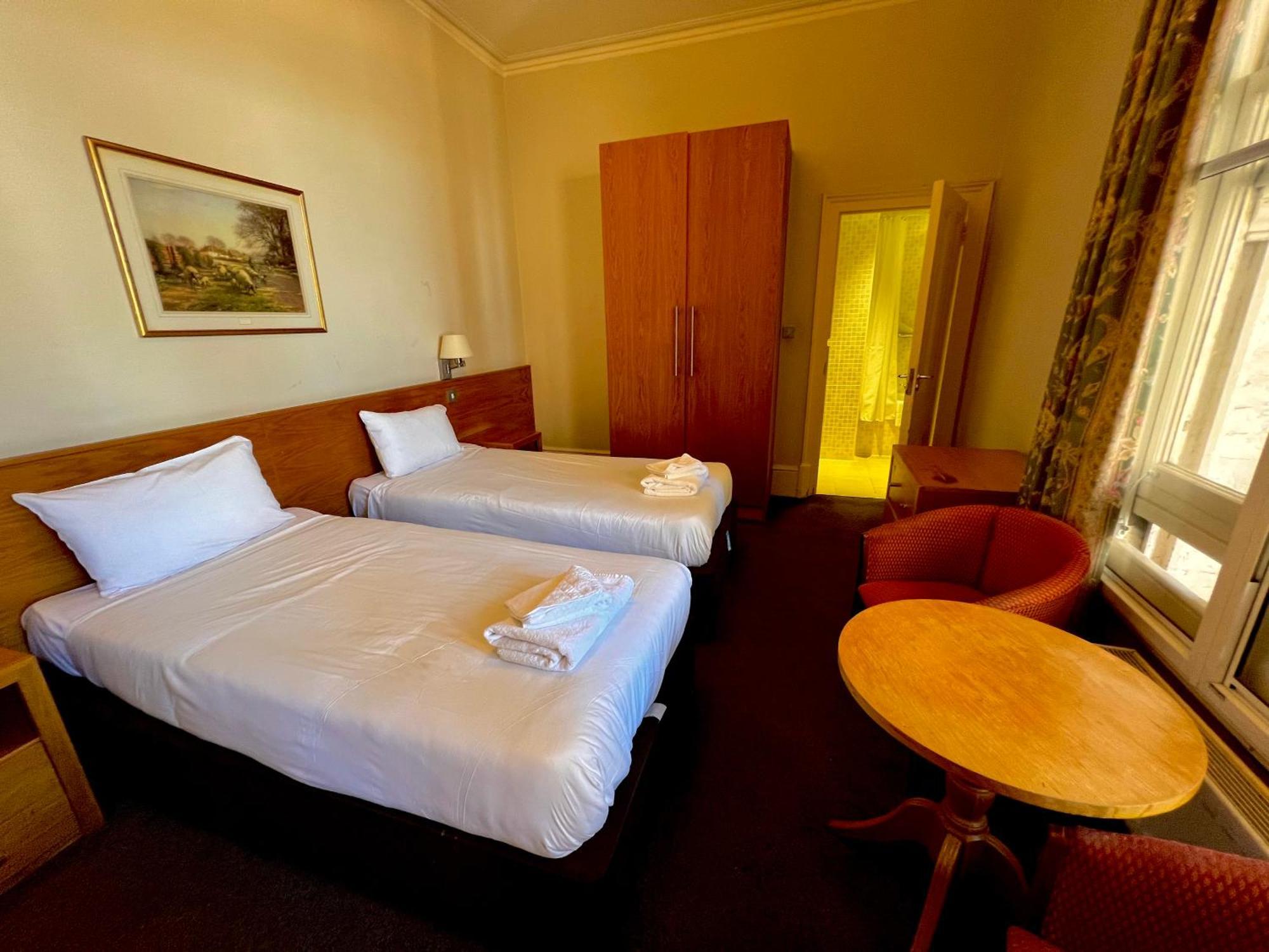 Cavendish Hotel Истборн Екстериор снимка