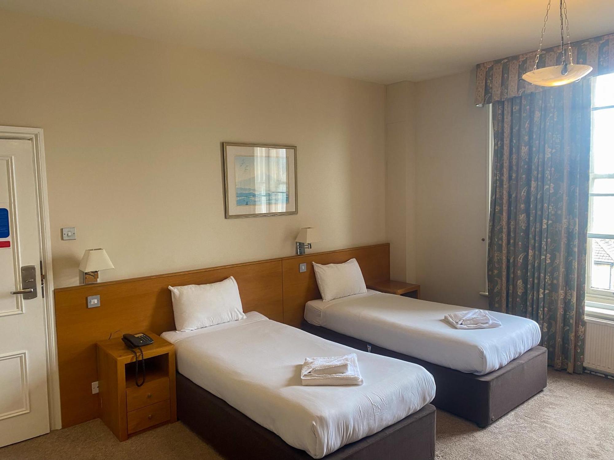 Cavendish Hotel Истборн Екстериор снимка